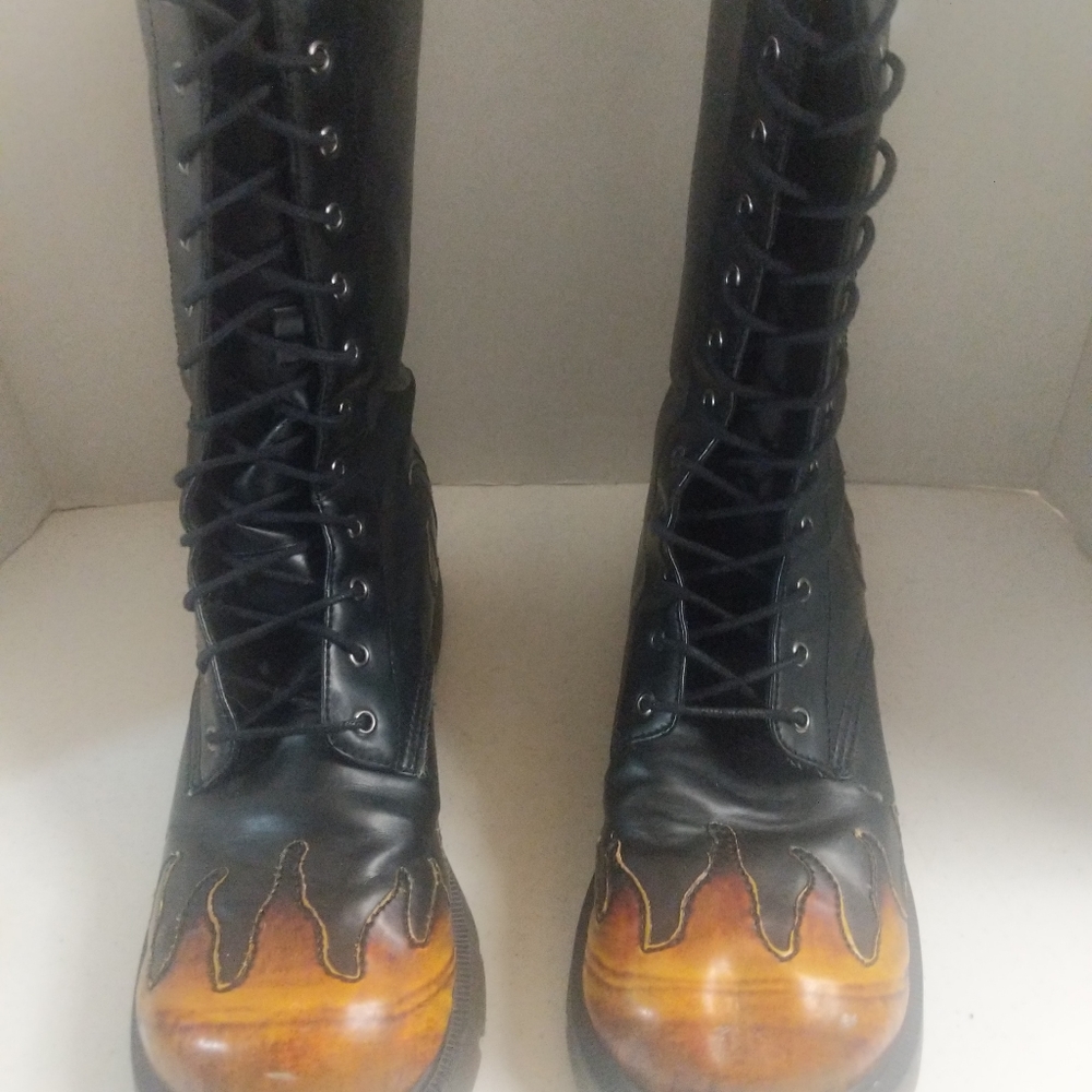 Boots Women's Size 10.5 US Lace Up Flame Sunburst Halloween - Picture 6 of 17